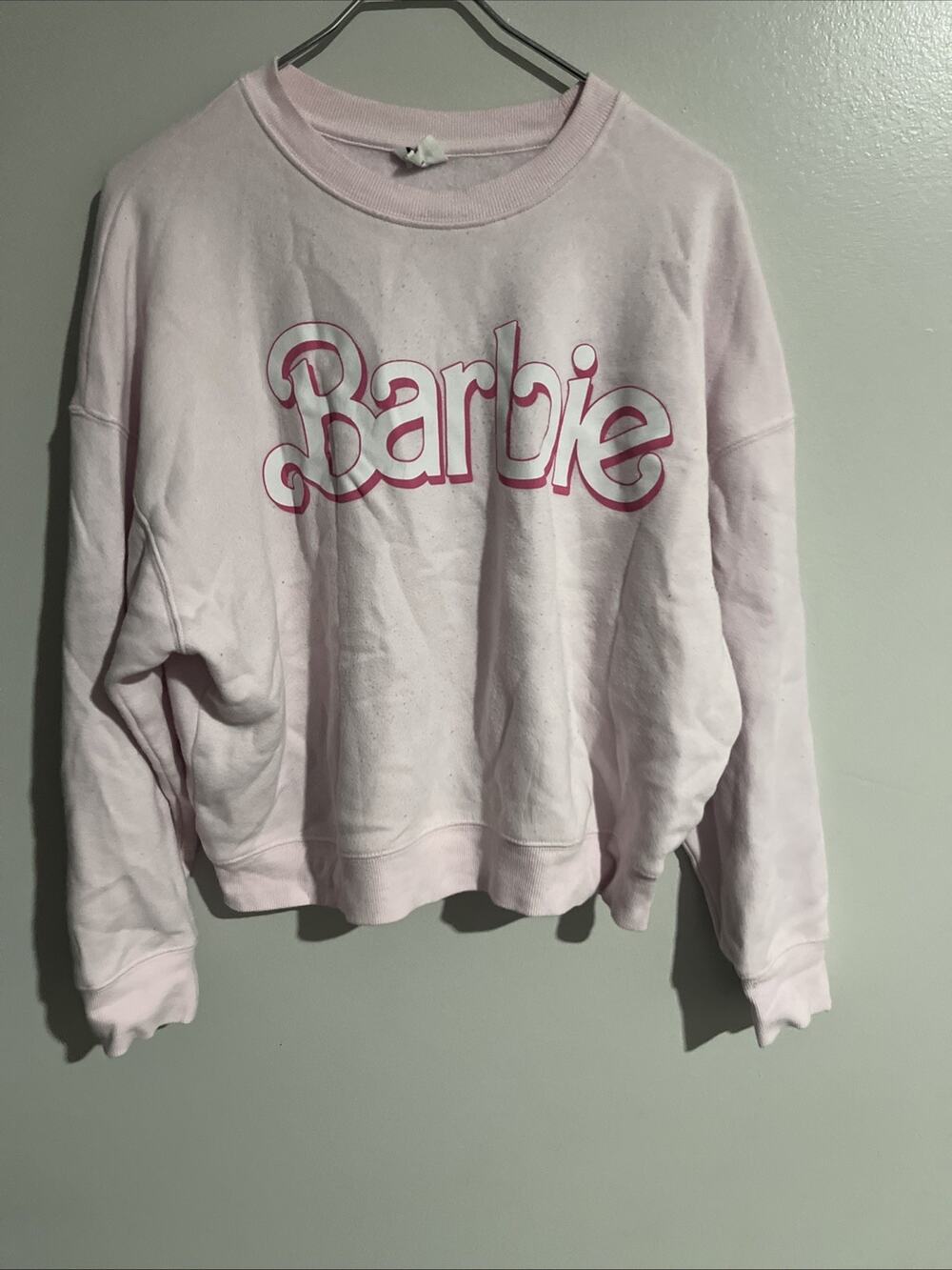Barbie Movie Pink Graphic Crewneck Sweatshirt Women’s Small Retro Logo
